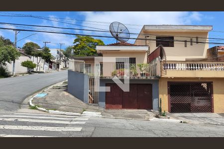 Casa à venda com 152m², 3 quartos e 2 vagasFachada