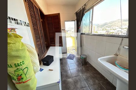 Casa à venda com 317m², 3 quartos e 3 vagasÁrea de Serviço