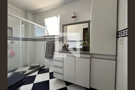 Casa à venda com 317m², 3 quartos e 3 vagasBanheiro 1