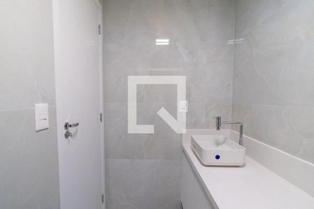 Banheiro da Suíte de apartamento para alugar com 1 quarto, 35m² em Vila Guarani (z Sul), São Paulo