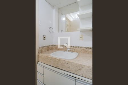 Casa para alugar com 140m², 2 quartos e 2 vagasBanheiro da Suíte