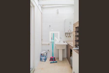 Casa para alugar com 140m², 2 quartos e 2 vagasCozinha e Área de Serviço