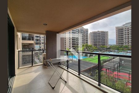 Apartamento à venda com 92m², 3 quartos e 2 vagas Apartamento à venda com 92m², 3 quartos e 2 vagasVaranda