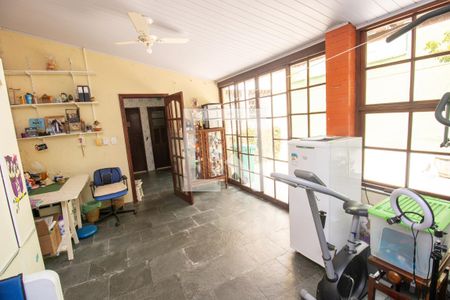 Casa de condomínio à venda com 290m², 4 quartos e 2 vagasÁrea comum