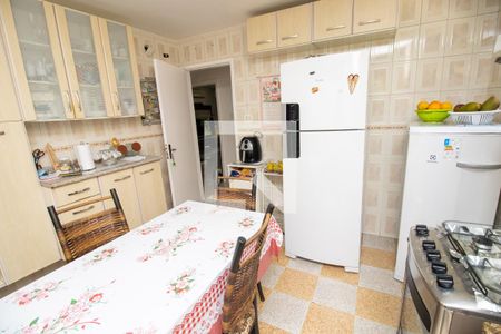 Casa de condomínio à venda com 290m², 4 quartos e 2 vagasCozinha