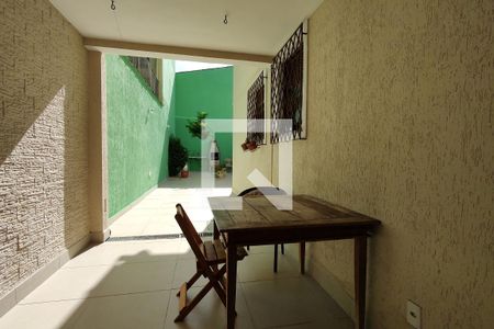 Casa de condomínio à venda com 290m², 4 quartos e 2 vagasGaragem