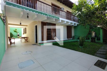 Casa de condomínio à venda com 290m², 4 quartos e 2 vagasFachada