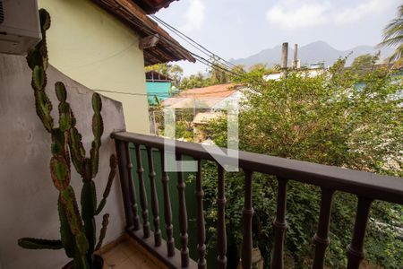 Casa de condomínio à venda com 290m², 4 quartos e 2 vagasVaranda