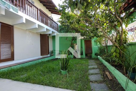 Casa de condomínio à venda com 290m², 4 quartos e 2 vagasQuintal