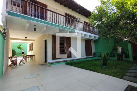 Casa de condomínio à venda com 290m², 4 quartos e 2 vagasFachada