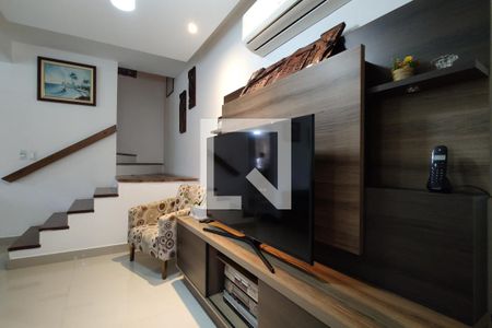 Casa de condomínio à venda com 290m², 4 quartos e 2 vagasSala