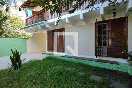 Casa de condomínio à venda com 290m², 4 quartos e 2 vagasFachada