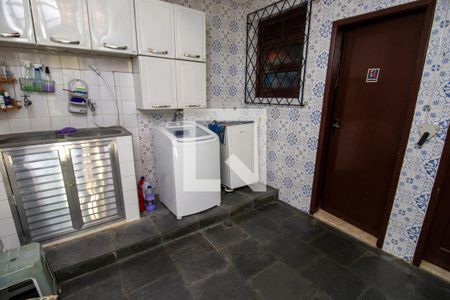 Casa de condomínio à venda com 290m², 4 quartos e 2 vagasÁrea de Serviço