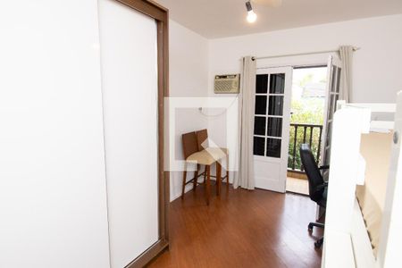 Casa de condomínio à venda com 290m², 4 quartos e 2 vagasQuarto 2