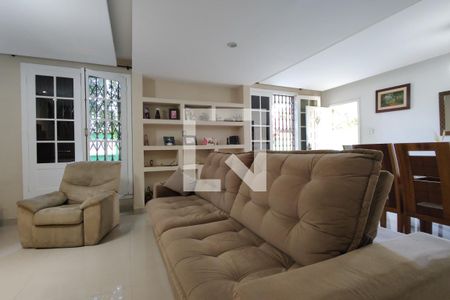 Casa de condomínio à venda com 290m², 4 quartos e 2 vagasSala