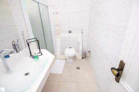 Casa de condomínio à venda com 290m², 4 quartos e 2 vagasBanheiro