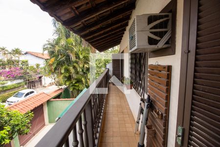 Casa de condomínio à venda com 290m², 4 quartos e 2 vagasVaranda