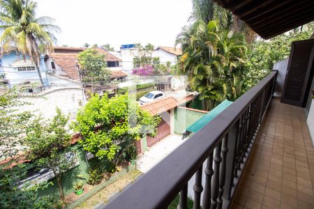 Casa de condomínio à venda com 290m², 4 quartos e 2 vagasVaranda