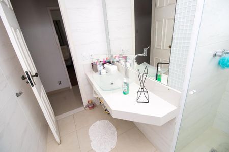 Casa de condomínio à venda com 290m², 4 quartos e 2 vagasBanheiro