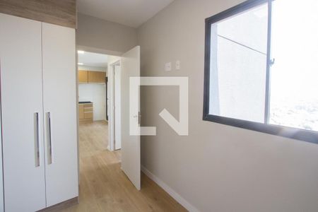 Quarto 2 de apartamento para alugar com 2 quartos, 40m² em Parque Maria Helena, São Paulo