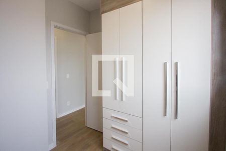 Quarto 1 de apartamento para alugar com 2 quartos, 40m² em Parque Maria Helena, São Paulo