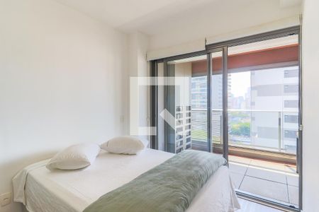 Suíte de apartamento para alugar com 2 quartos, 64m² em Brooklin Paulista, São Paulo