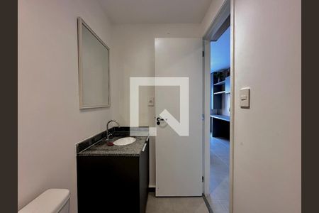 Studio para alugar com 25m², 0 quarto e sem vaga Studio para alugar com 25m², 0 quarto e sem vagaBanheiro