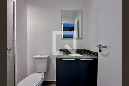 Studio para alugar com 25m², 0 quarto e sem vaga Studio para alugar com 25m², 0 quarto e sem vagaBanheiro