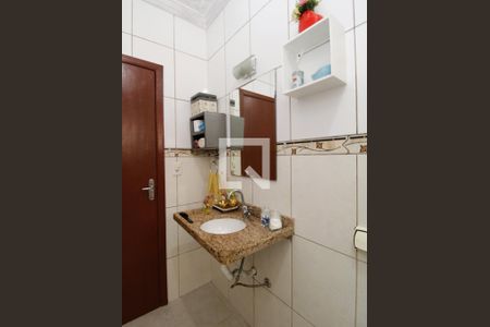 Casa à venda com 84m², 2 quartos e 3 vagasBanheiro 2