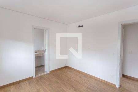 Apartamento à venda com 210m², 4 quartos e 4 vagasSuíte 2