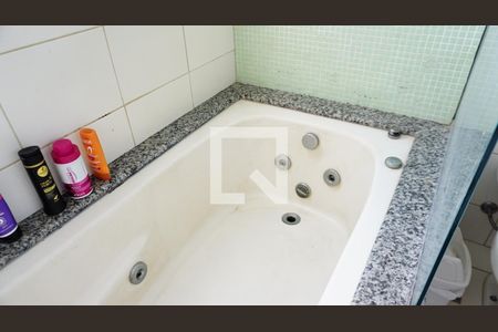 Casa de condomínio à venda com 235m², 4 quartos e 2 vagasBanheiro Suite 3