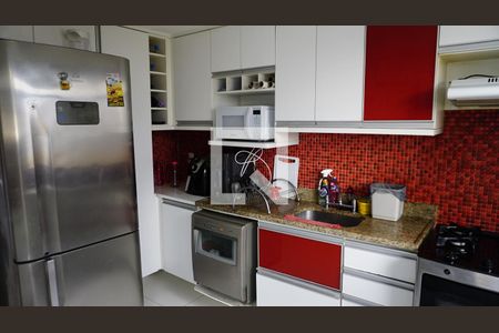 Casa de condomínio à venda com 235m², 4 quartos e 2 vagasCozinha