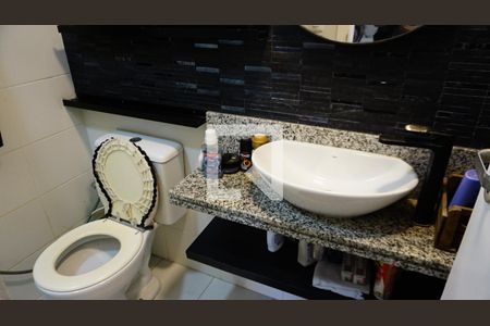 Casa de condomínio à venda com 235m², 4 quartos e 2 vagasbanheiro Social