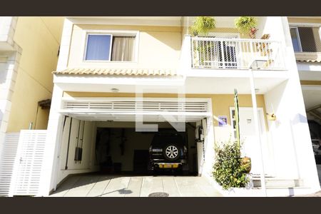 Casa de condomínio à venda com 235m², 4 quartos e 2 vagasFachada da Casa