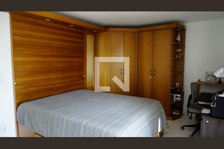 Casa de condomínio à venda com 235m², 4 quartos e 2 vagasSuite 3