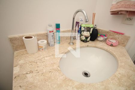 Apartamento à venda com 65m², 2 quartos e 1 vagaBanheiro Social