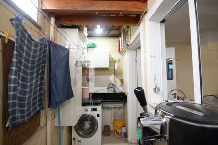 Casa de condomínio à venda com 64m², 2 quartos e 1 vagaCozinha e Área de Serviço