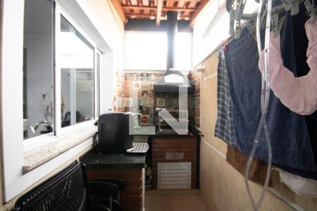 Casa de condomínio à venda com 64m², 2 quartos e 1 vagaCozinha e Área de Serviço