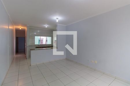 Sala/Cozinha de casa para alugar com 1 quarto, 96m² em Jardim Ana Rosa, São Paulo