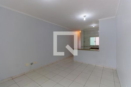 Sala/Cozinha de casa para alugar com 1 quarto, 96m² em Jardim Ana Rosa, São Paulo