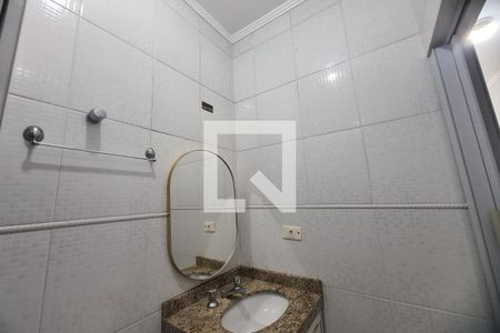 Banheiro de casa para alugar com 1 quarto, 96m² em Jardim Ana Rosa, São Paulo