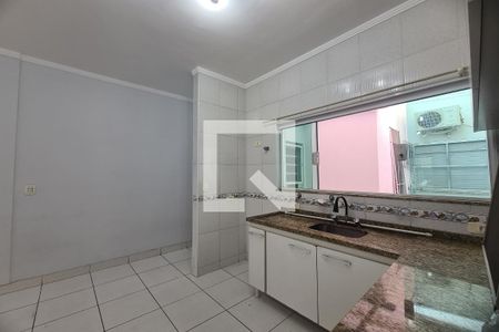 Cozinha de casa para alugar com 1 quarto, 96m² em Jardim Ana Rosa, São Paulo