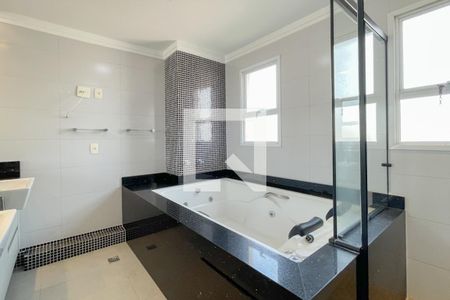 Apartamento para alugar com 242m², 4 quartos e 3 vagasBanheiro - Suíte 2 