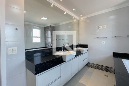 Apartamento para alugar com 242m², 4 quartos e 3 vagasBanheiro - Suíte 2 
