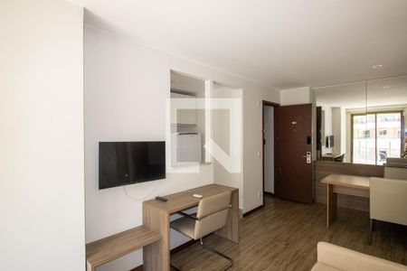Sala de kitnet/studio para alugar com 1 quarto, 48m² em Jacarepaguá, Rio de Janeiro