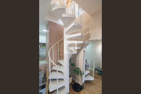 Apartamento à venda com 120m², 2 quartos e 1 vagaEscada