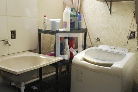 Casa à venda com 270m², 4 quartos e 1 vaga Casa à venda com 270m², 4 quartos e 1 vagaLavanderia