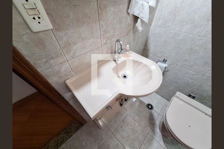 Casa à venda com 168m², 3 quartos e 4 vagasBanheiro