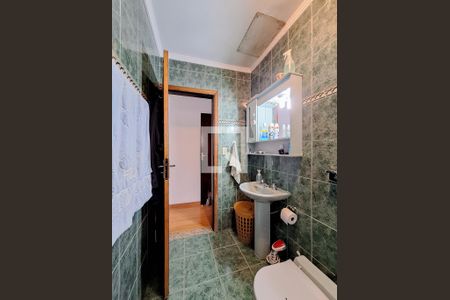 Casa à venda com 168m², 3 quartos e 4 vagasBanheiro Quarto 1