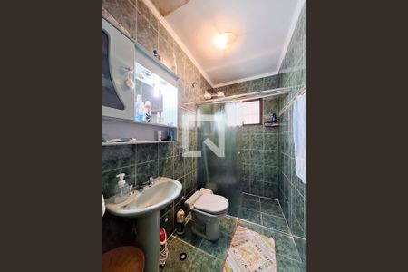 Casa à venda com 168m², 3 quartos e 4 vagasBanheiro Quarto 1